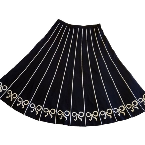 Studio G Dresses & Skirts - Studio G Black And White Midi A Line Skirt Bow Pattern Women’s Size S